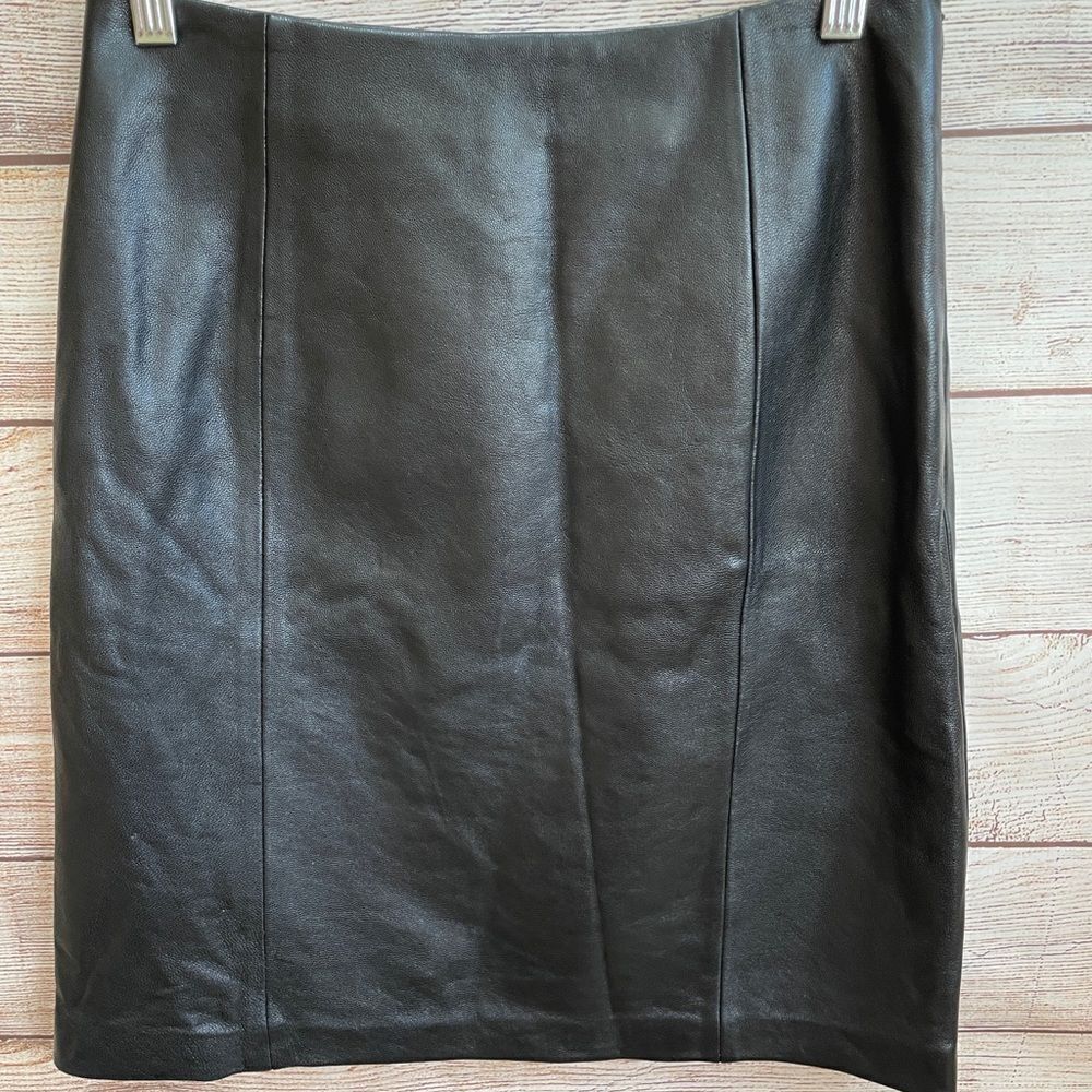 ‎ALFANI PENCIL SKIRT IN SOFT BLACK LEATHER